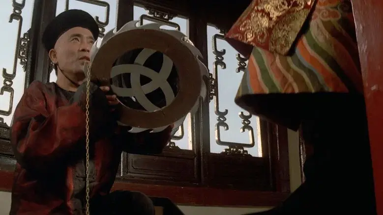 La guillotina voladora - Fondo