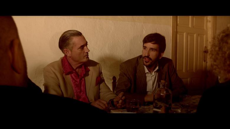 Perros y Diablos - Fondo