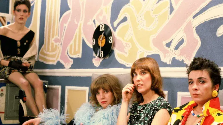 Laberinto de pasiones - Fondo