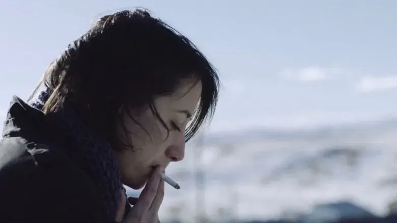 La muerte no existe y el amor tampoco - Fondo