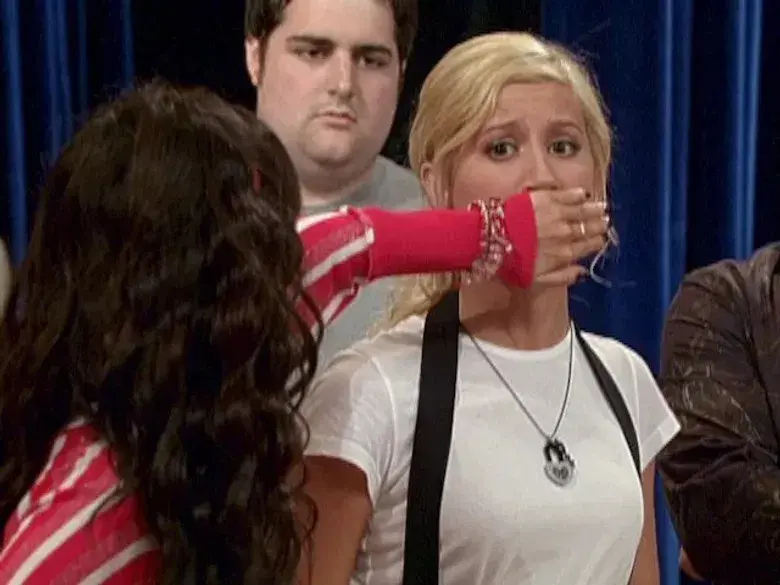 Haciendo sincronización de labios bajo la lluvia