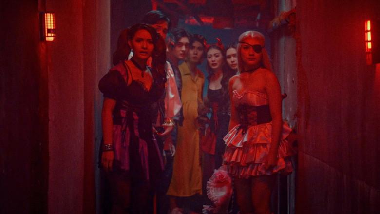 Shake, Rattle & Roll: Evil Origins - Fondo