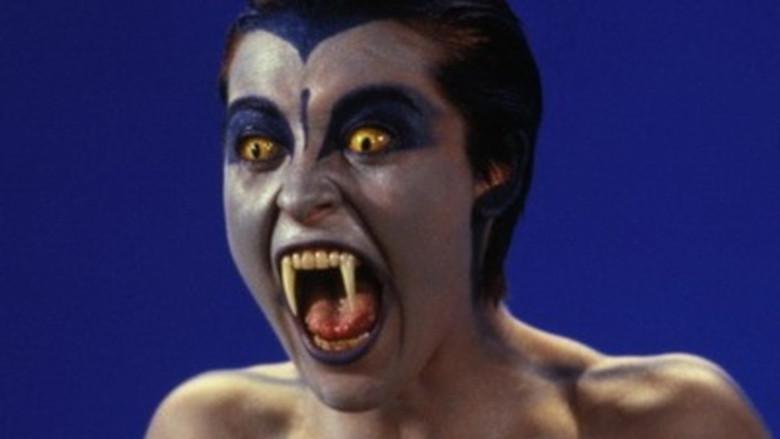 La guarida del gusano blanco - Fondo