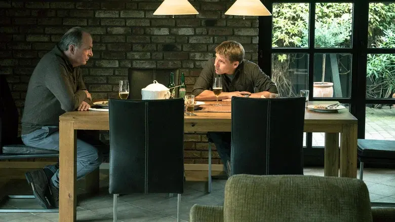 Toter Winkel - Fondo