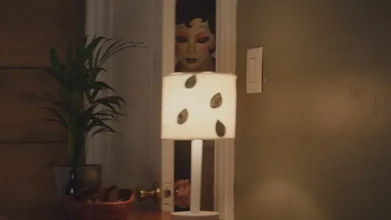 Strangers: Capítulo 2 - Fondo