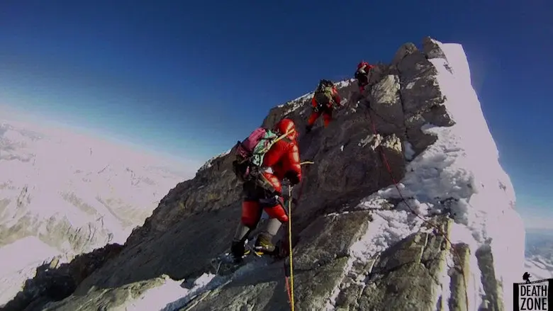 Death Zone: Cleaning Mount Everest - Fondo