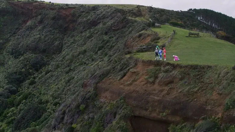 Mighty Morphin Power Rangers: Ayer, hoy y siempre - Fondo