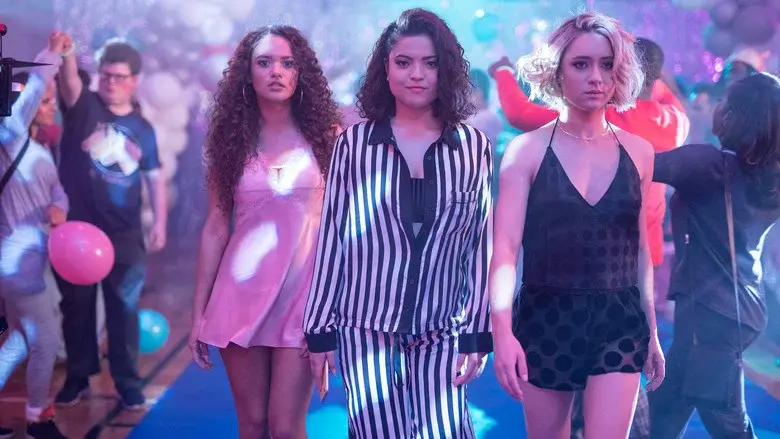 American Pie presenta: Las chicas mandan - Fondo