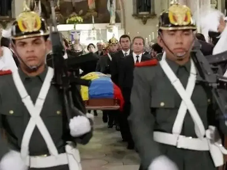 Tras las huellas de los criminales