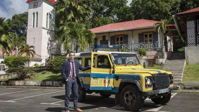 Crimen en el paraíso - Fondo
