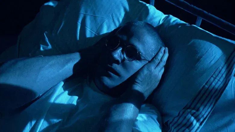 La chaqueta metálica - Fondo