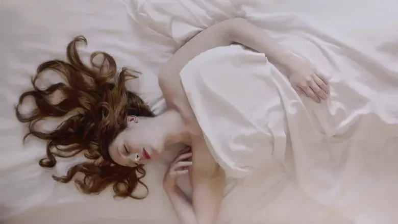 La Bruja De Hitler - Fondo