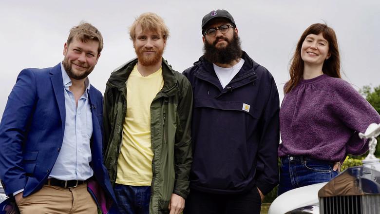 Celebrity Antiques Road Trip - Fondo