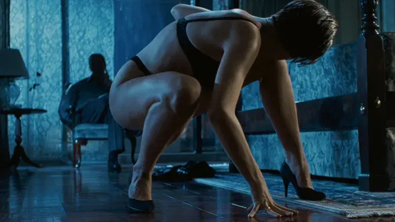 Mentiras arriesgadas - Fondo