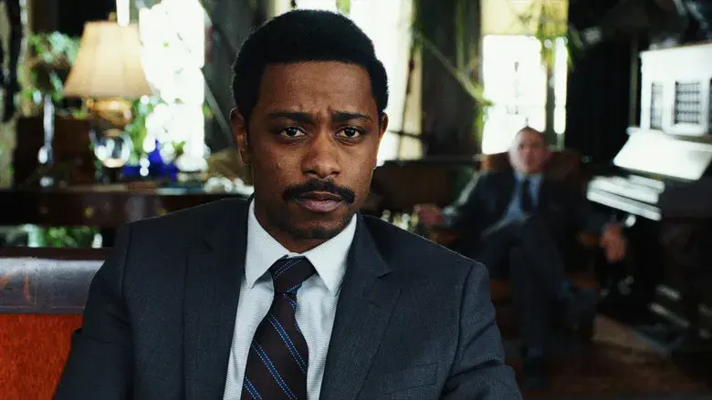 Puñales por la espalda - Fondo