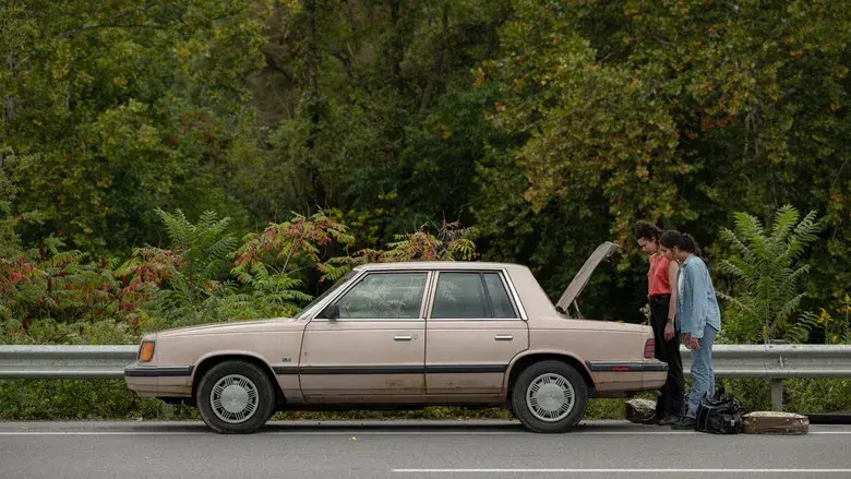 Dos chicas a la fuga - Fondo