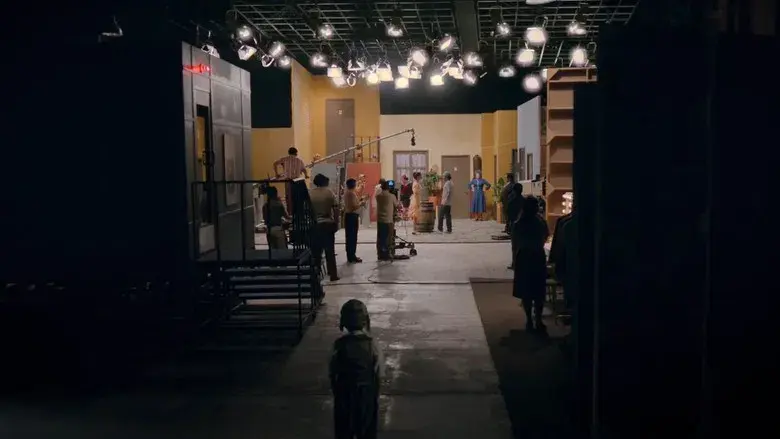 Chespirito: Sin querer queriendo - Fondo