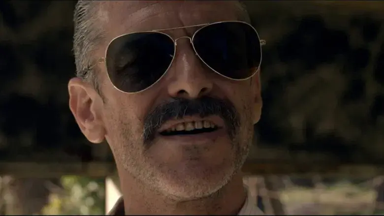 El otro hermano - Fondo