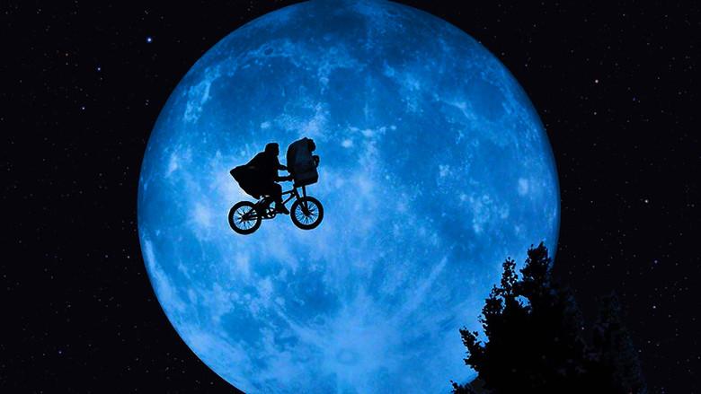 E.T. el extraterrestre - Fondo