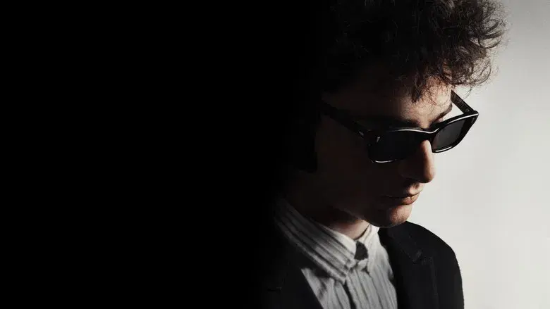 A Complete Unknown - Fondo