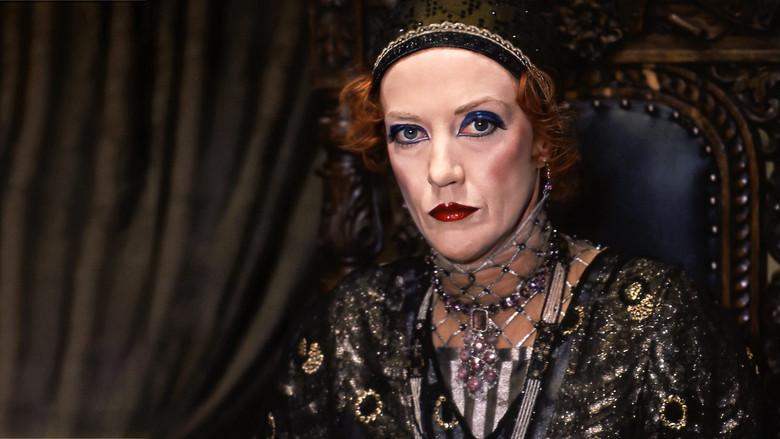 She Fell Among Thieves - Fondo