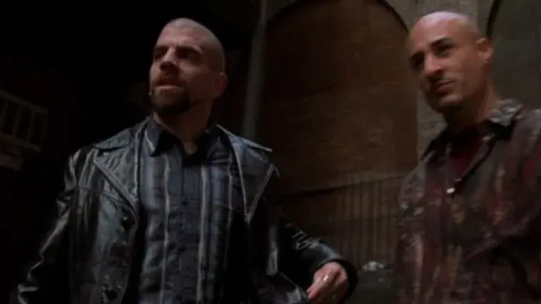 Un cura, un médico y una médium entran en una cámara