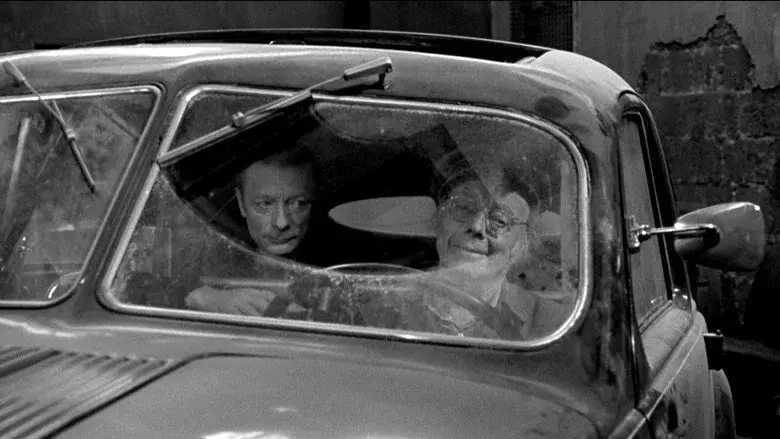 ¡Tan lejos, tan cerca! - Fondo