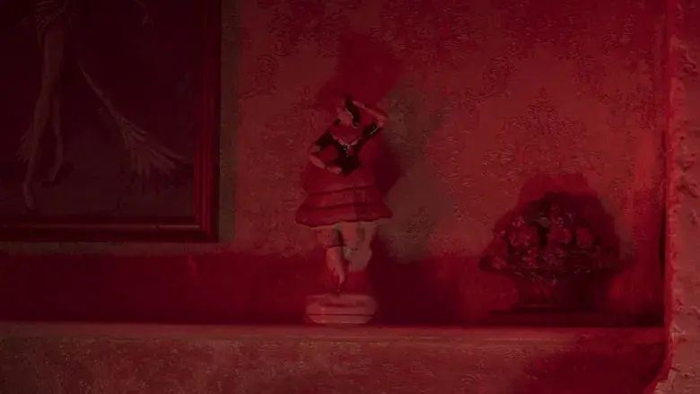 Última noche en el Soho - Fondo