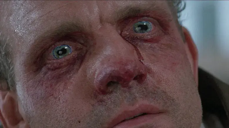 En la boca del miedo - Fondo