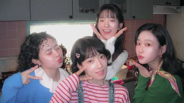 La infiltrada Srta. Hong - Fondo