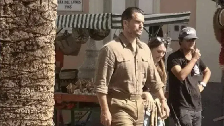 En la zona gris - Fondo