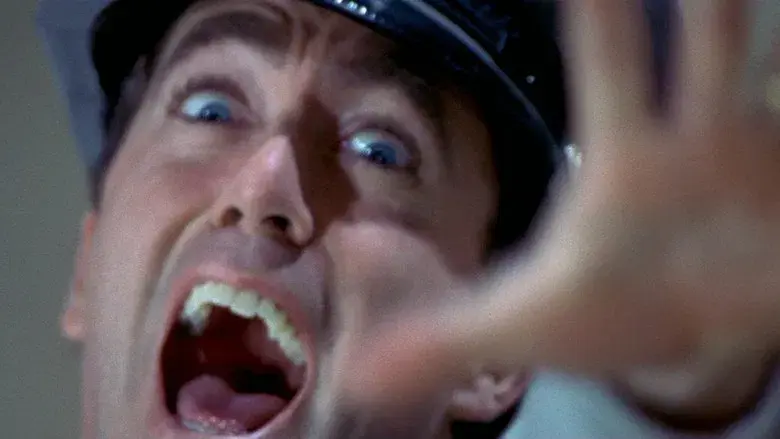 Austin Powers: Misterioso agente internacional - Fondo