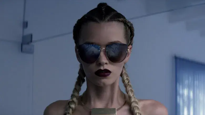 The Neon Demon - Fondo