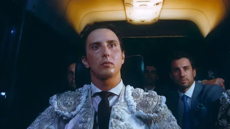 Tardes de soledad - Fondo