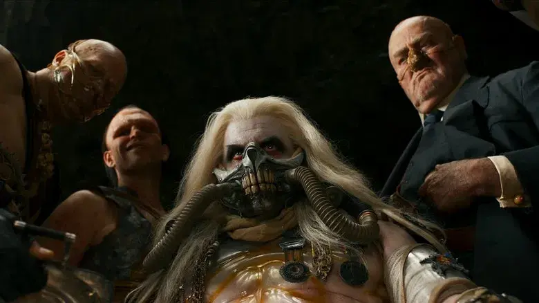 Furiosa: De la saga Mad Max - Fondo