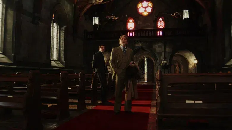 Puñales por la espalda: De entre los muertos - Fondo