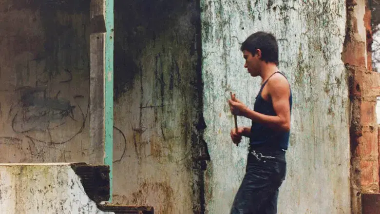 Rodrigo D. No futuro - Fondo