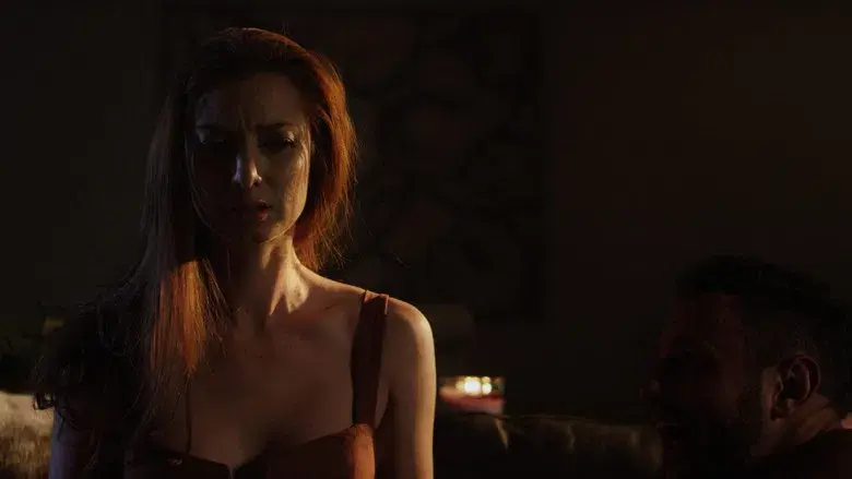 A Stalker in the House - Fondo