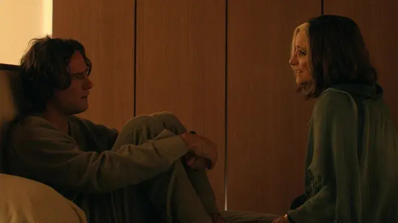 Thunderbolts* - Fondo