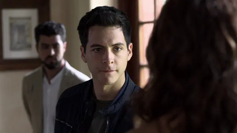 Aurelio Casillas conoce a la sexy Mabel Castaño