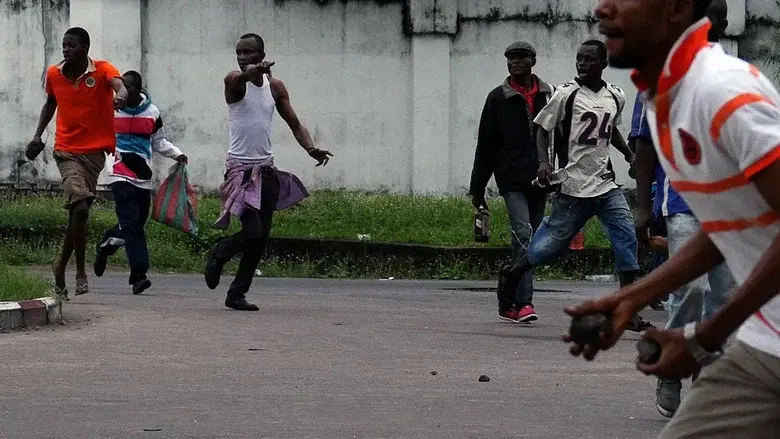 Kinshasa Makambo - Fondo