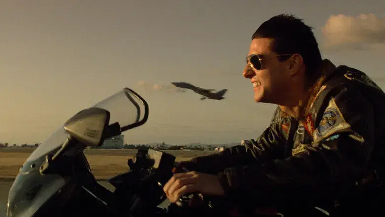 Top Gun: Ídolos del aire - Fondo