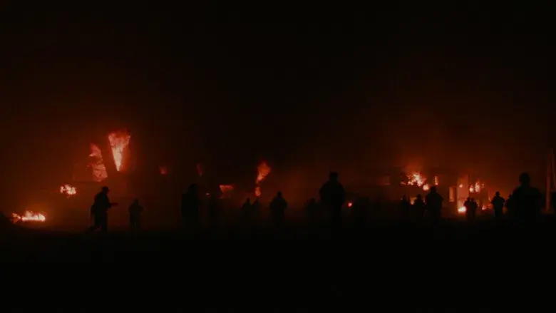La chaqueta metálica - Fondo