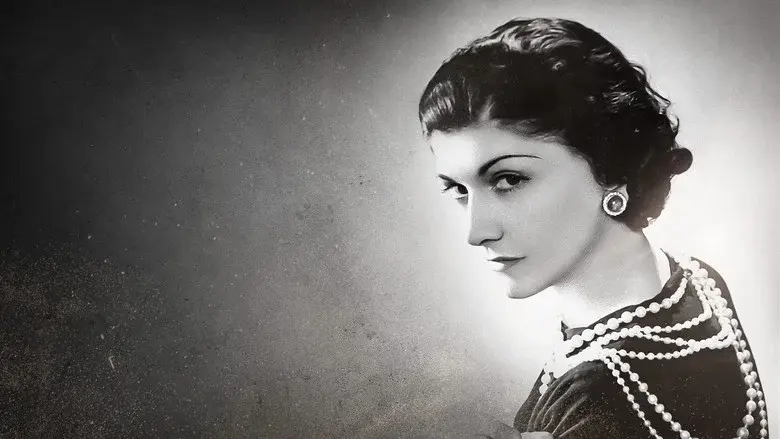 Coco Chanel Unbuttoned - Fondo