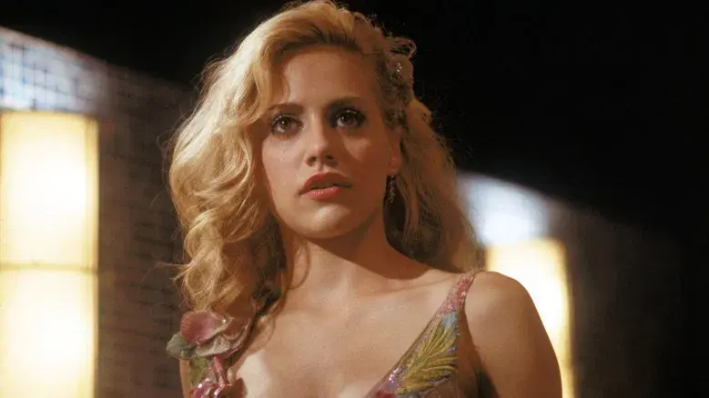 Niñera a la fuerza - Fondo