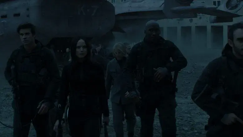 Los Juegos del Hambre: Sinsajo - Parte 2 - Fondo