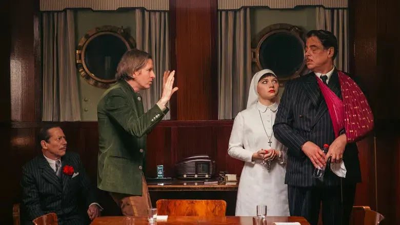 La trama fenicia - Fondo