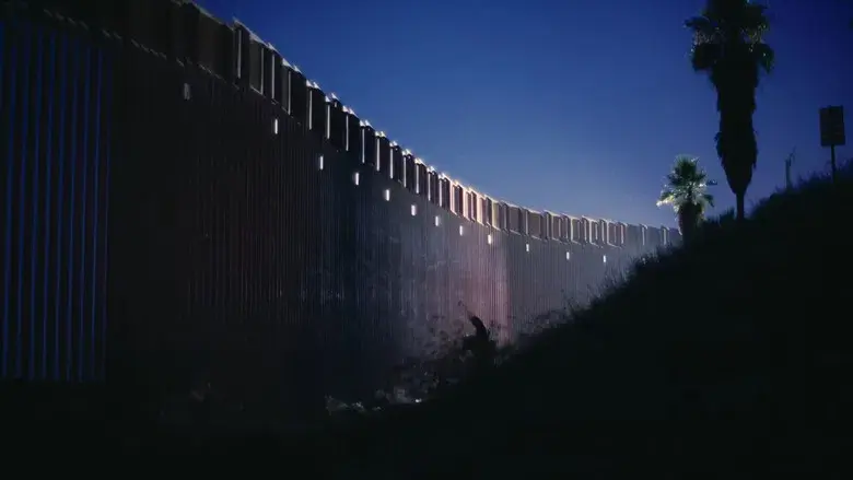 Una batalla tras otra - Fondo