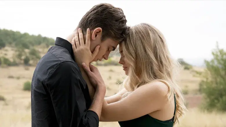 After: Amor infinito - Fondo