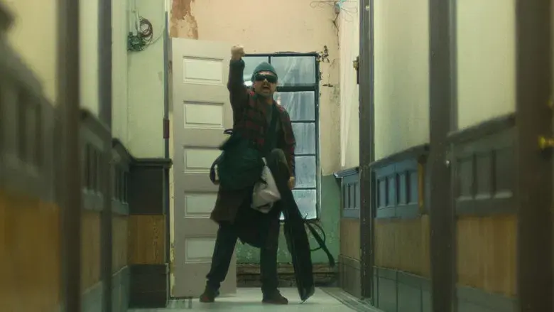 Una batalla tras otra - Fondo